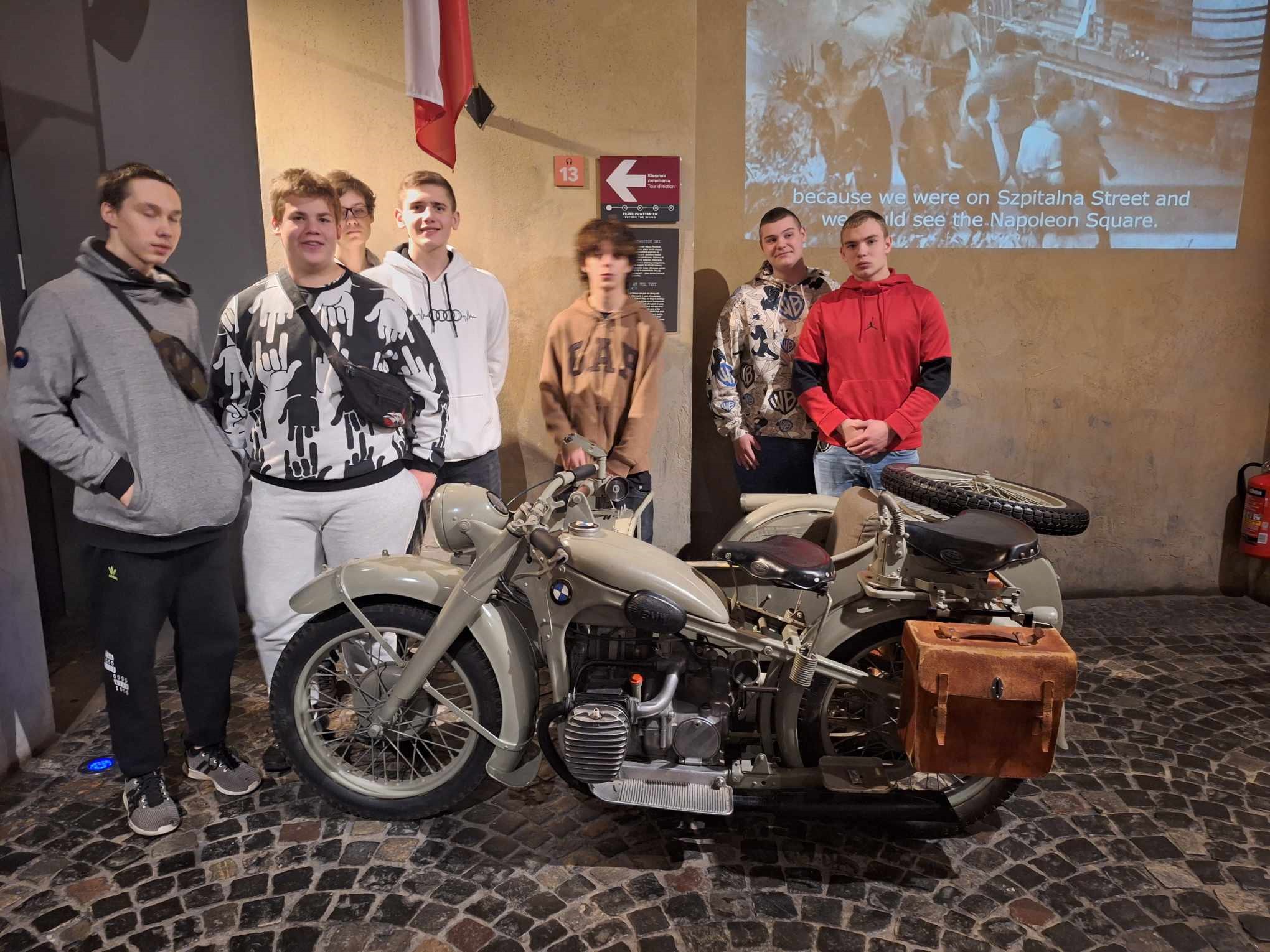 muzeum powstania 8